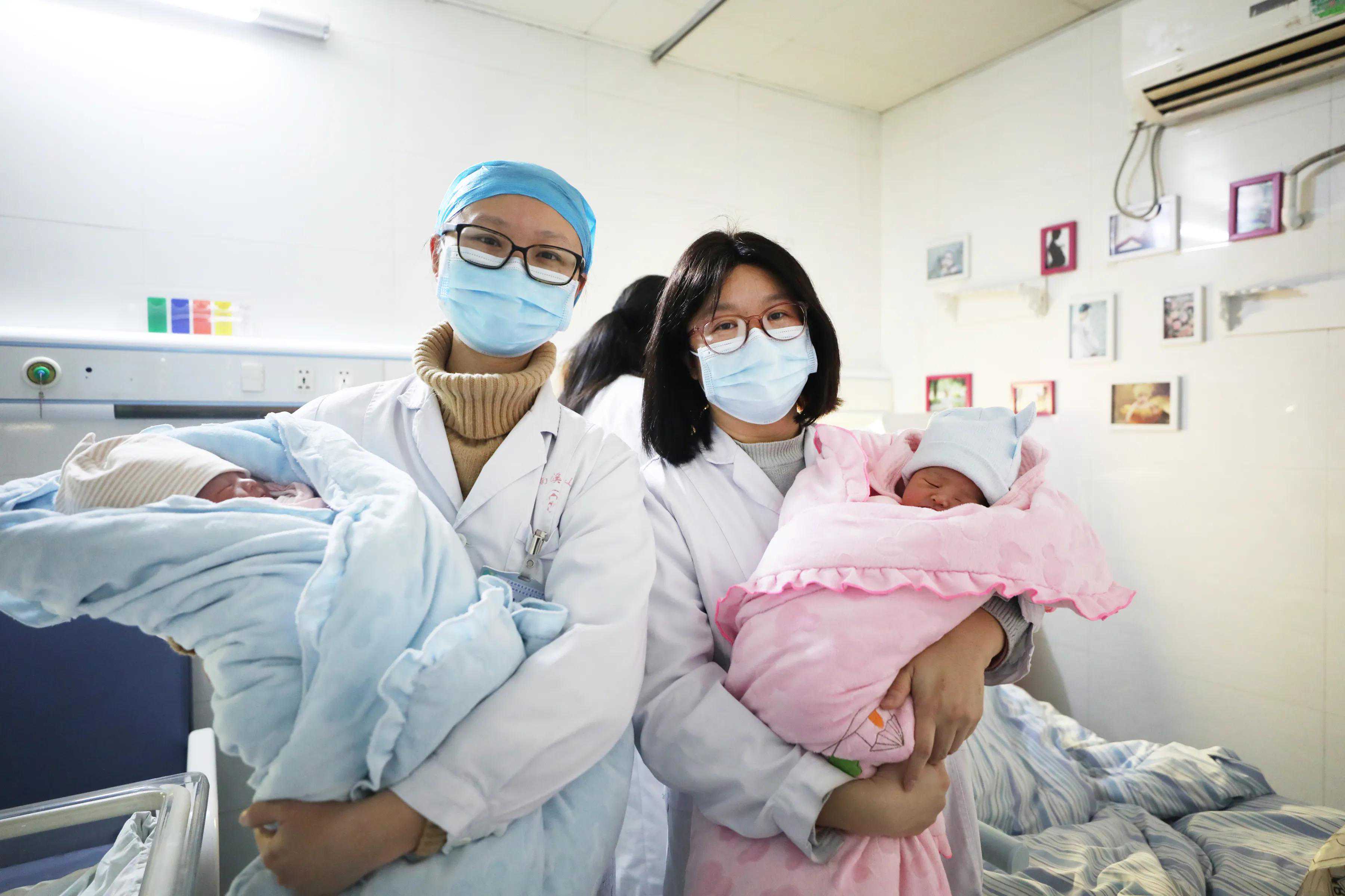 2018年香港验血男女要多少钱,多年难孕难育夫妻进行辅助生殖助孕